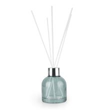 Load image into Gallery viewer, 100ml Reed Diffuser – Snow Days 6pk
